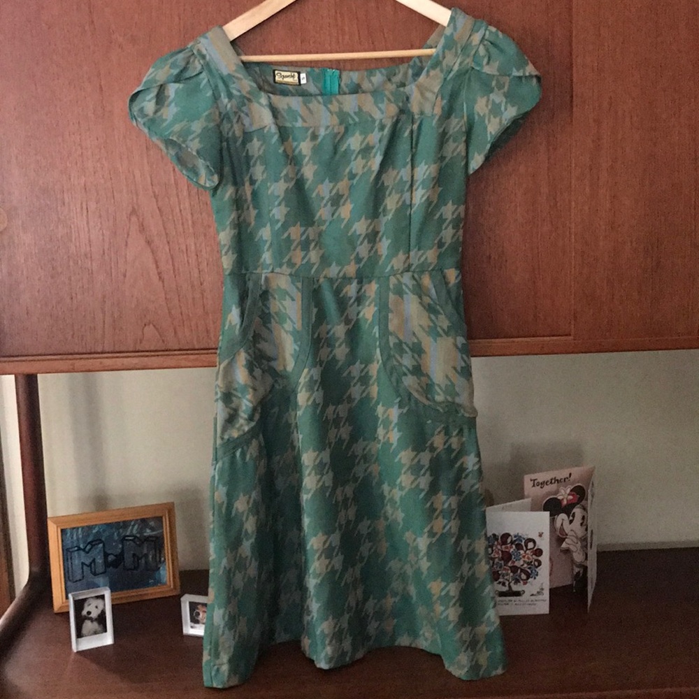 EUC Squasht brand Herrington bone A-line dress